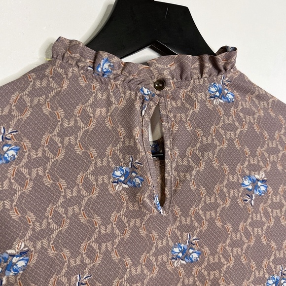 WAYF Bell Sleeve Floral Mock Neck Peasant Blouse - Picture 5 of 7